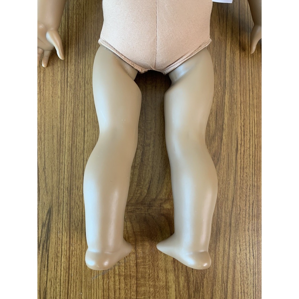 American Girl Doll Kanani Green Eyes Long Brown Wavy Hair 2011 GOTY - Picture 14 of 16